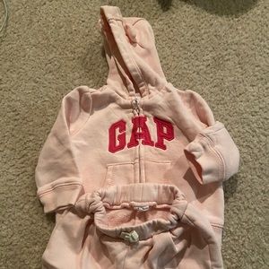 Gap sweat suit
